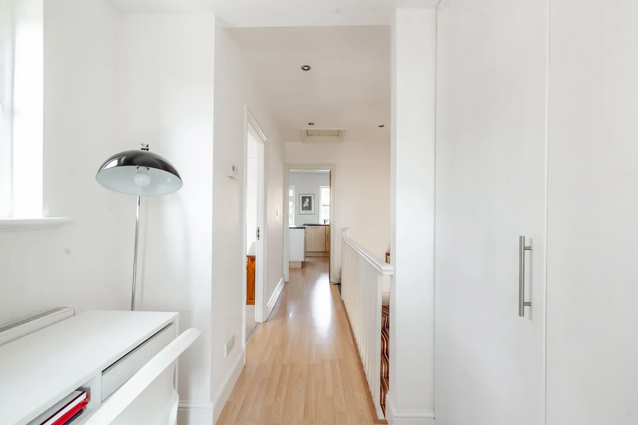 Second Floor Flat, 8b Station Parade, Harrow, photo 11
