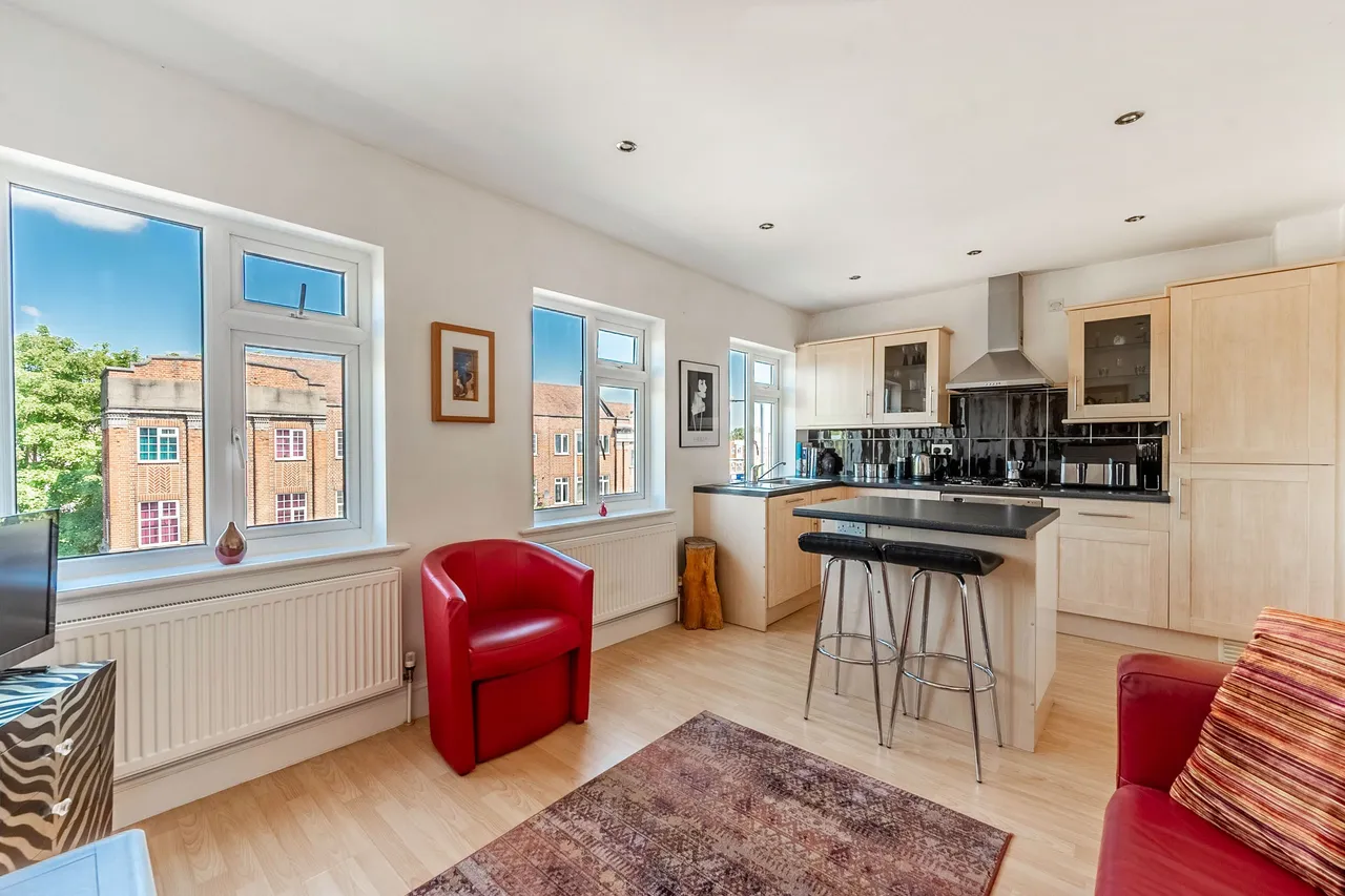 Second Floor Flat, 8b Station Parade, Harrow, photo 8