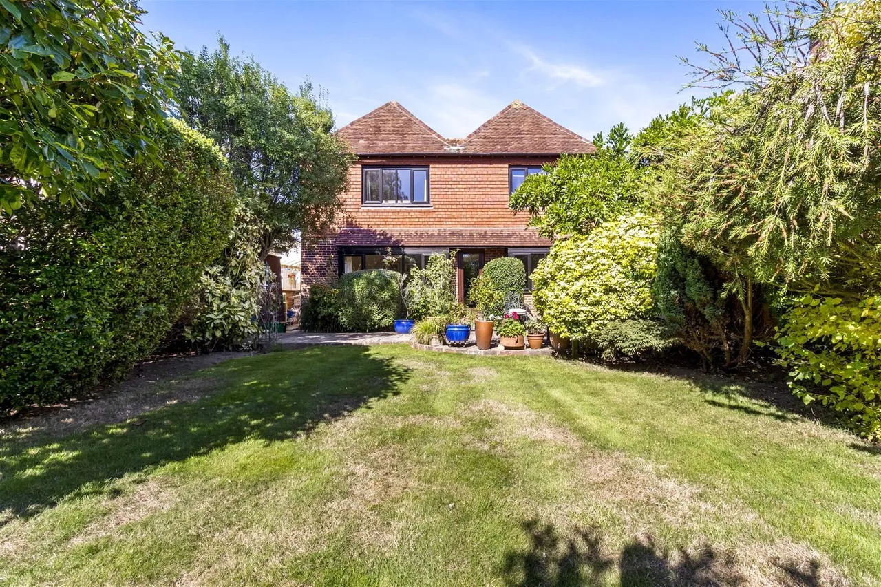 Lansdowne Road, Worthing, photo 25