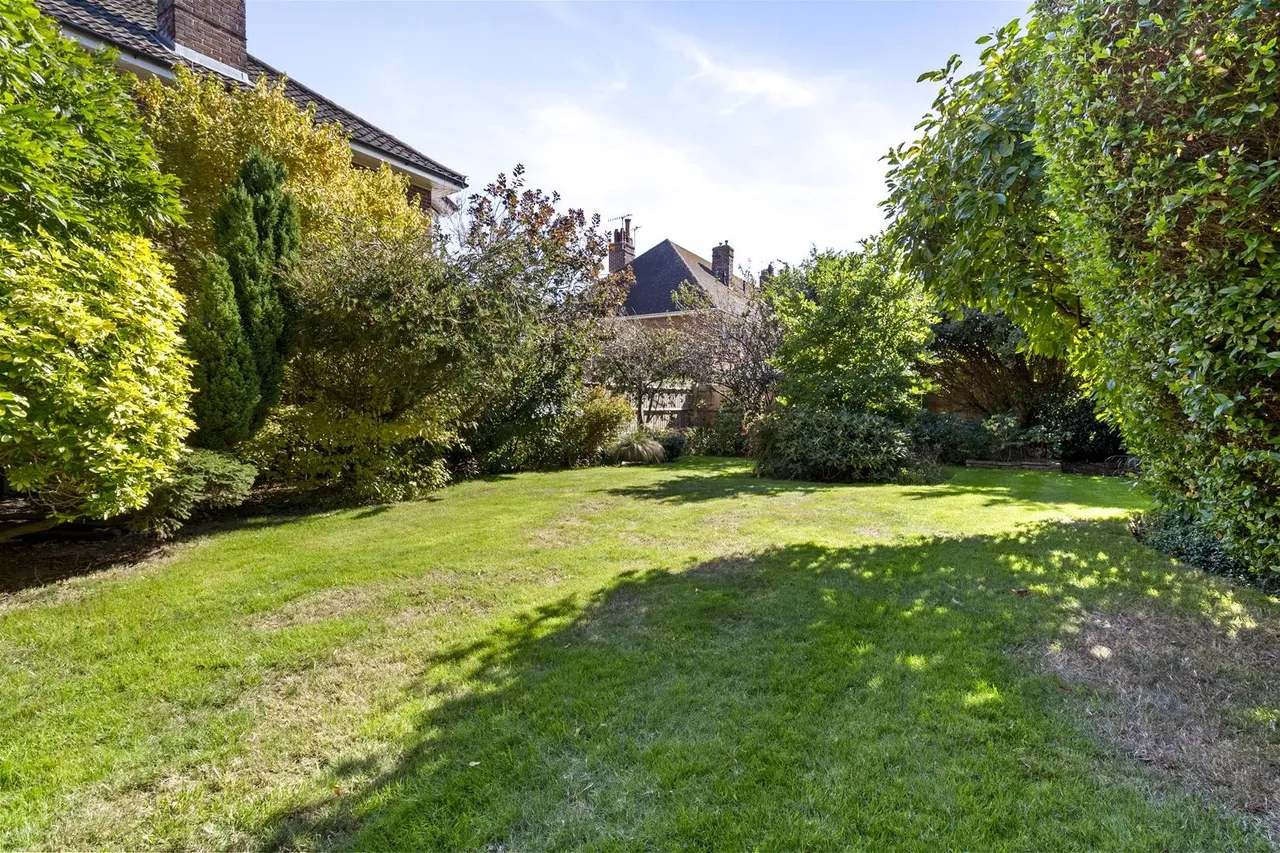 Lansdowne Road, Worthing, photo 22