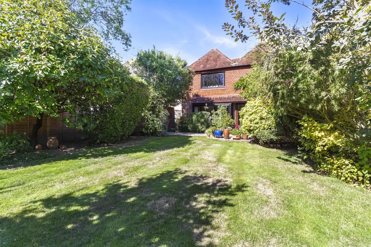 Lansdowne Road, Worthing, photo 23