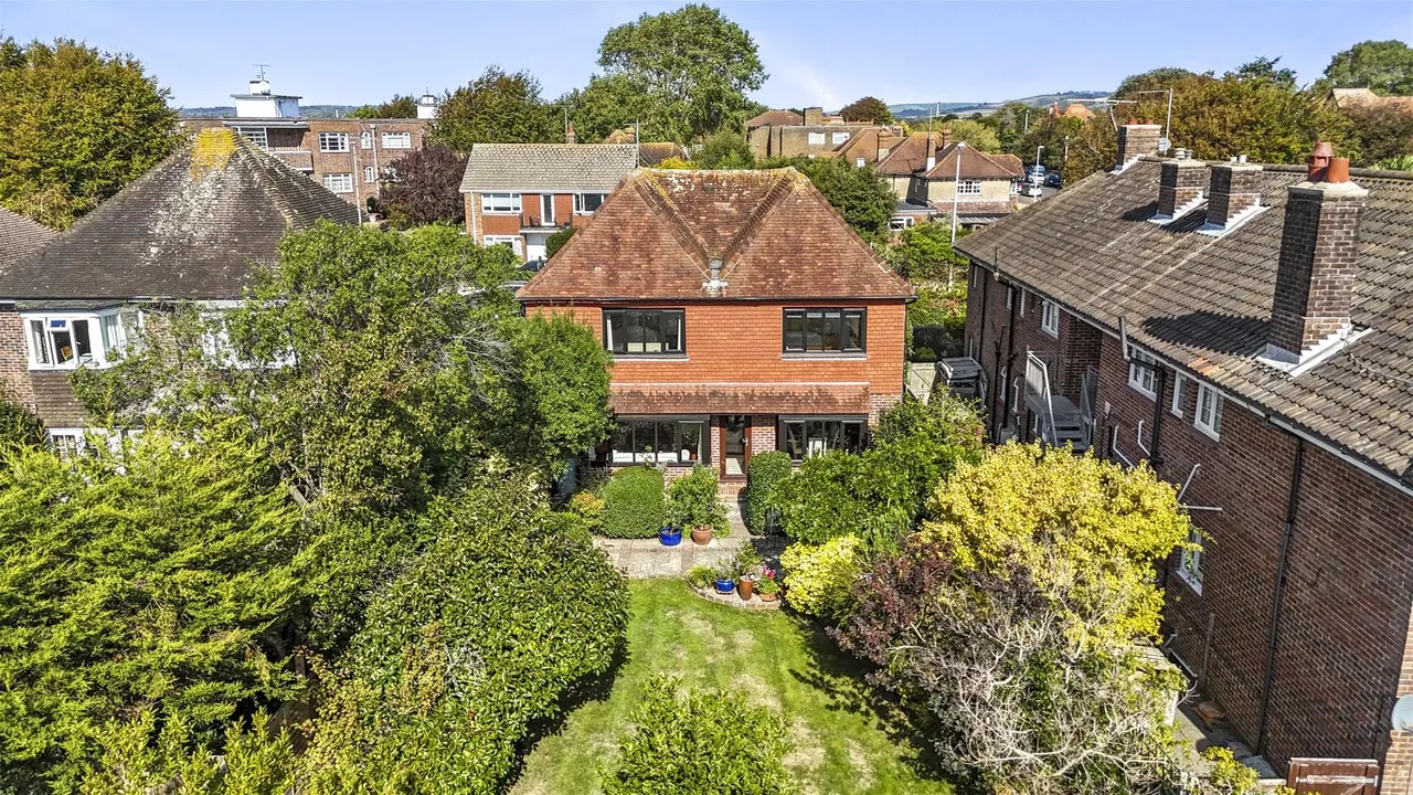 Lansdowne Road, Worthing, photo 24