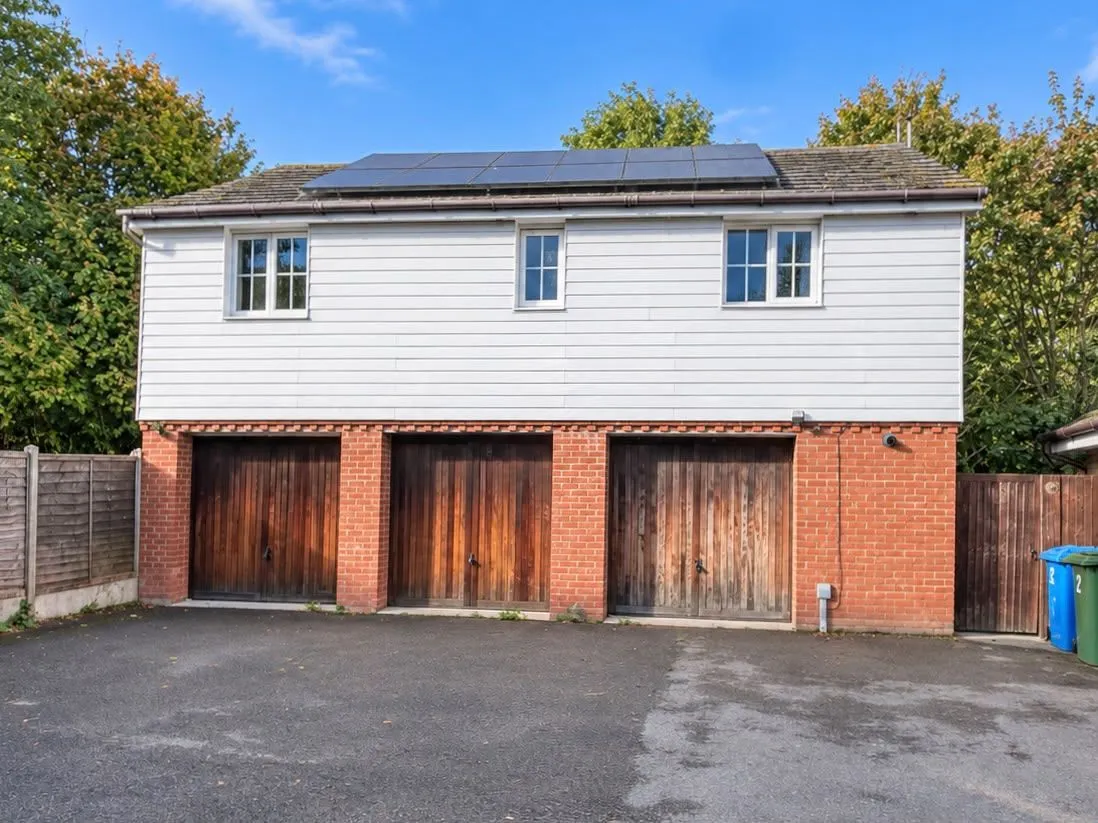 2 bed property for sale, Realgar Court, Sittingbourne, ME10