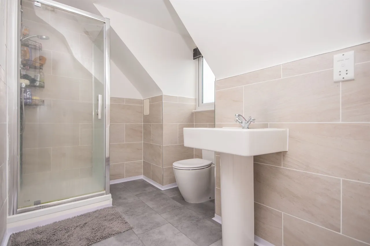 Roman Road, Corby, NN18, photo 15