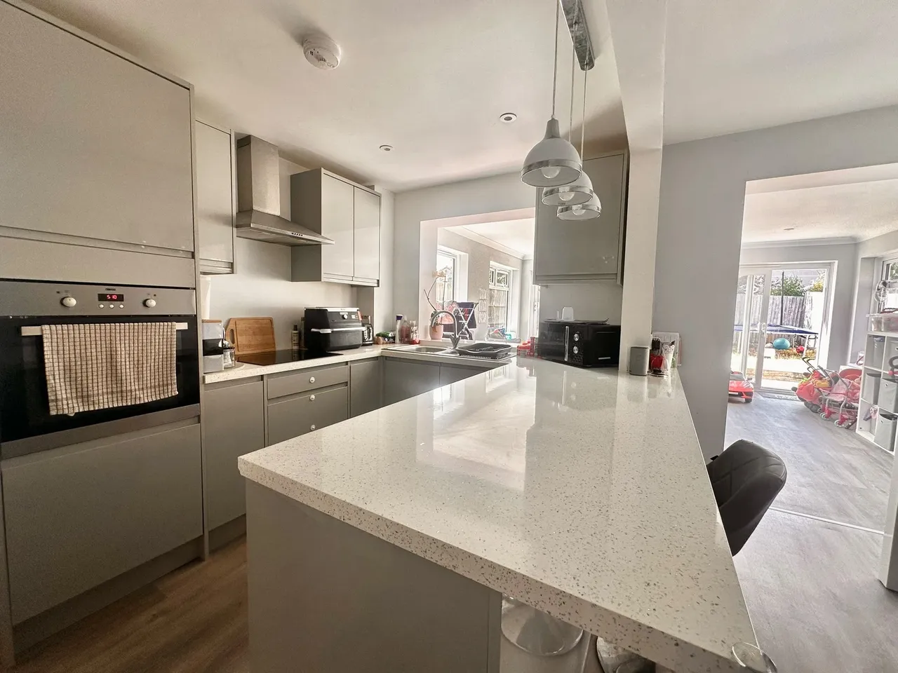 Peyton Close, Eastbourne, photo 4