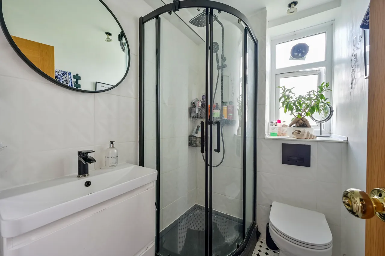 10 Innes Gardens, London, photo 5