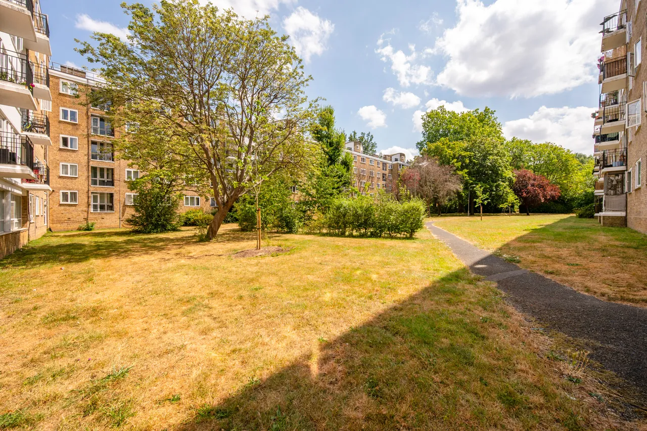 10 Innes Gardens, London, photo 12