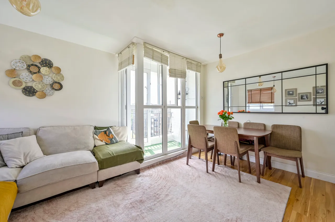 10 Innes Gardens, London, photo 8