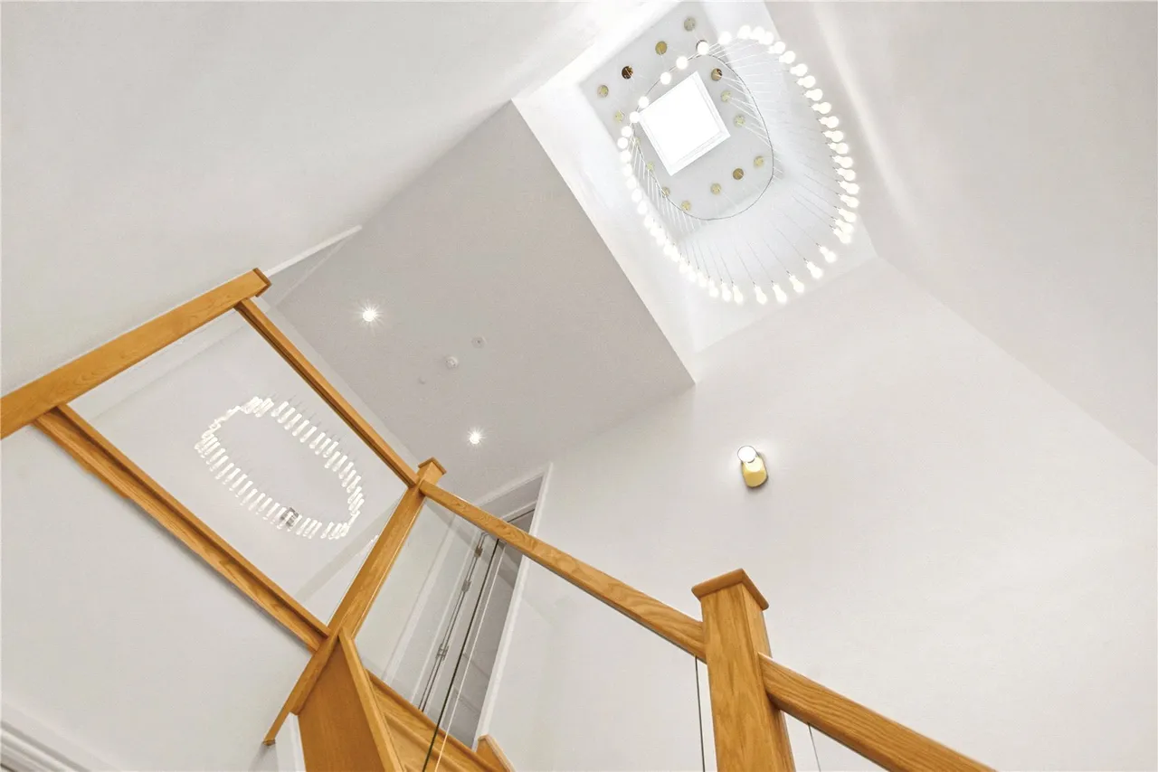 The Ridgeway, Enfield, EN2 8PD, photo 18