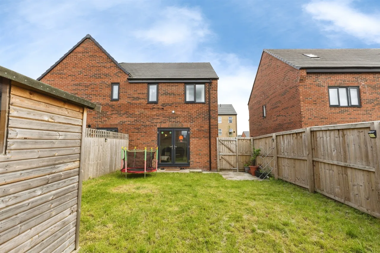 Magnolia Road, Seacroft, LS14, photo 11