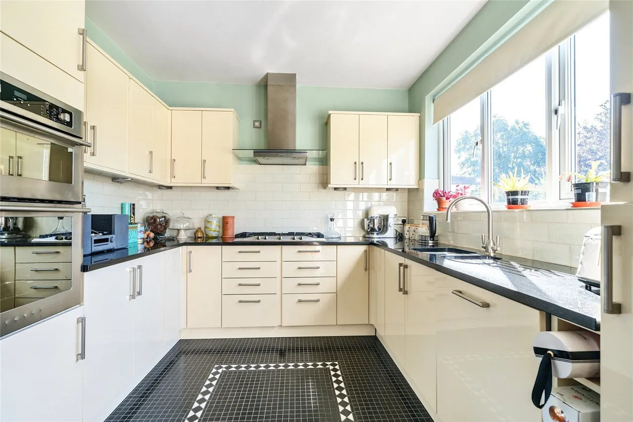 Wood Lodge Lane, West Wickham, BR4, photo 4