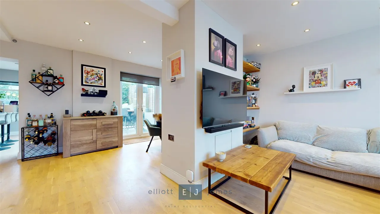 Whitehills Road, Loughton, photo 6
