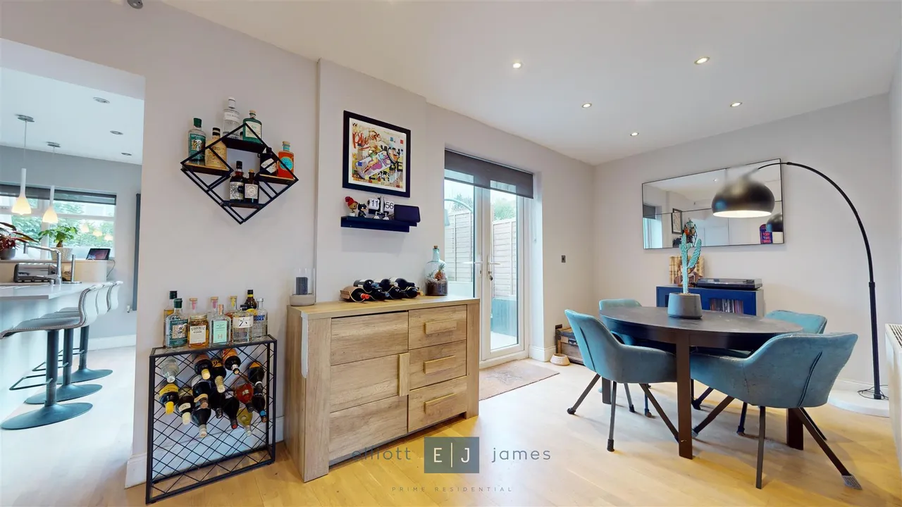 Whitehills Road, Loughton, photo 8