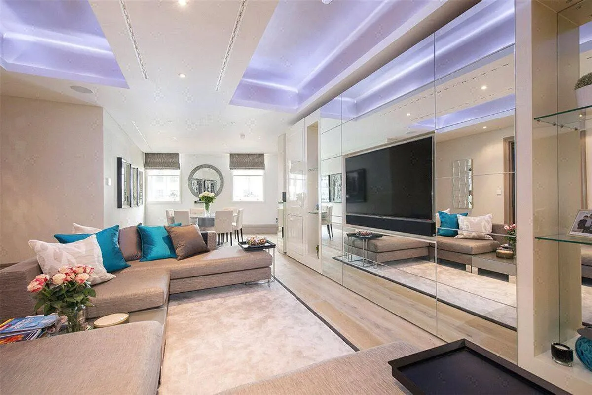 2 bed flat for sale, Dering Street, Mayfair, W1S