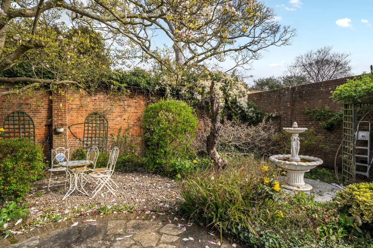 Woodcote Close, Epsom, KT18, photo 18