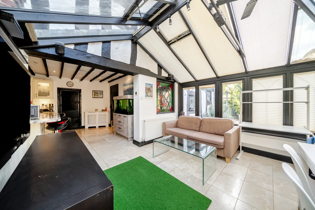 Woodcote Close, Epsom, KT18, photo 20