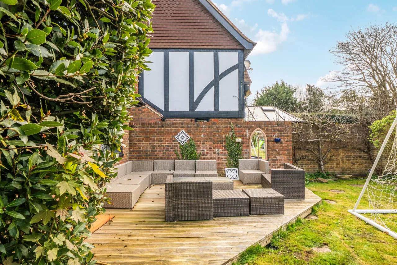 Woodcote Close, Epsom, KT18, photo 14