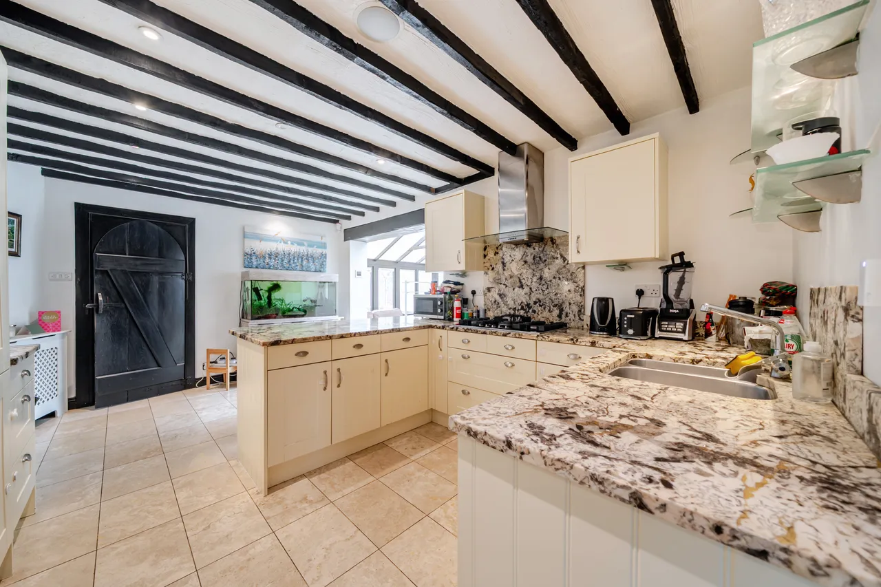 Woodcote Close, Epsom, KT18, photo 5