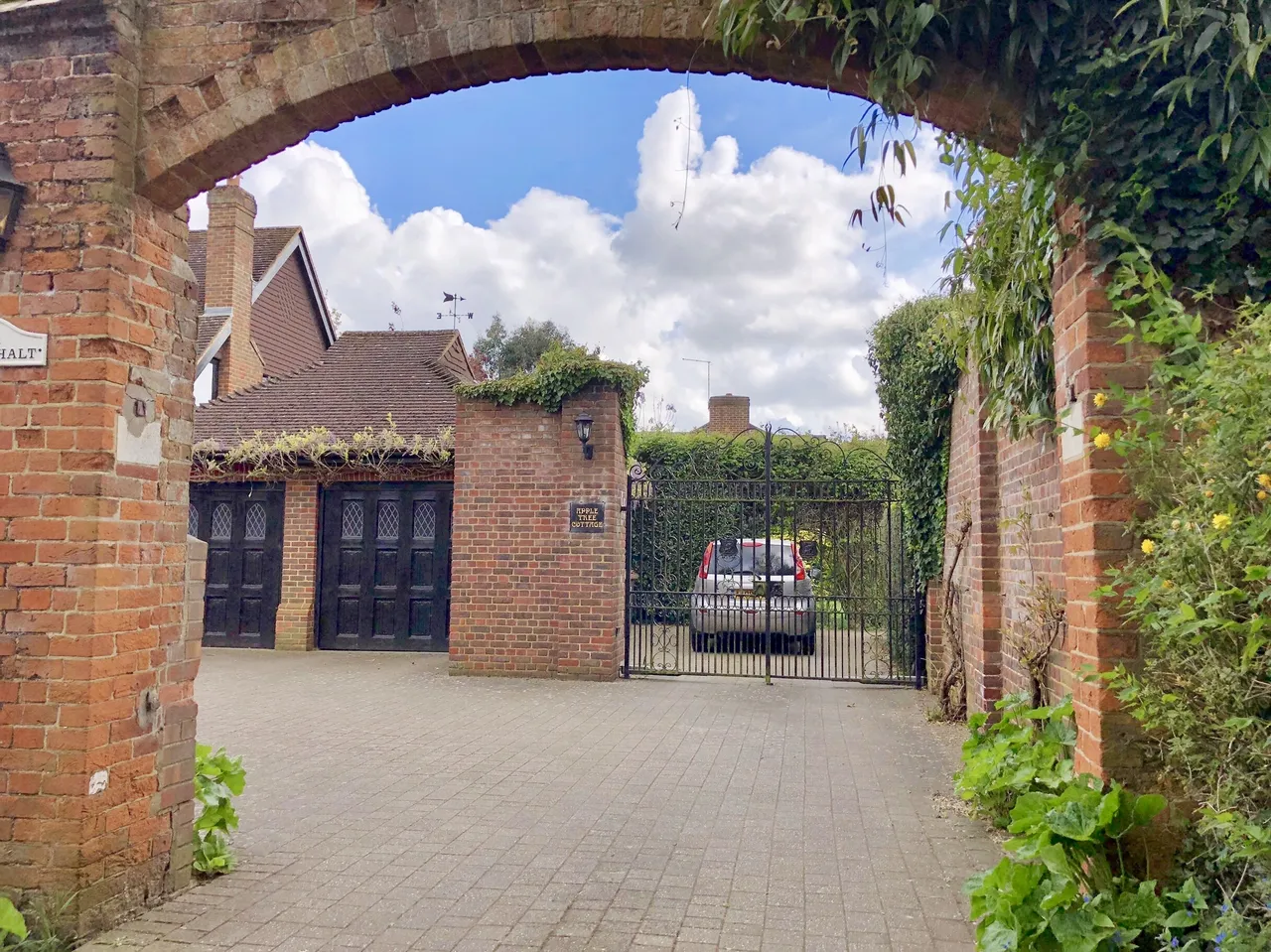 Woodcote Close, Epsom, KT18, photo 16