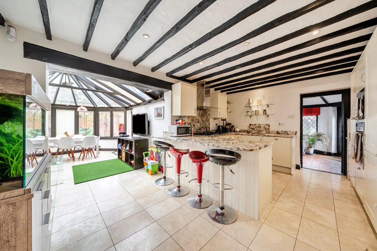 Woodcote Close, Epsom, KT18, photo 4