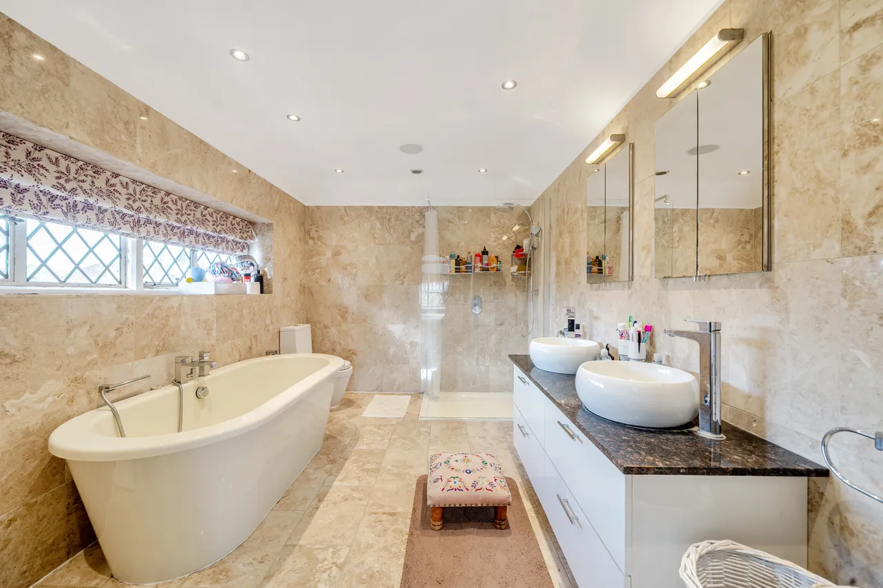 Woodcote Close, Epsom, KT18, photo 10