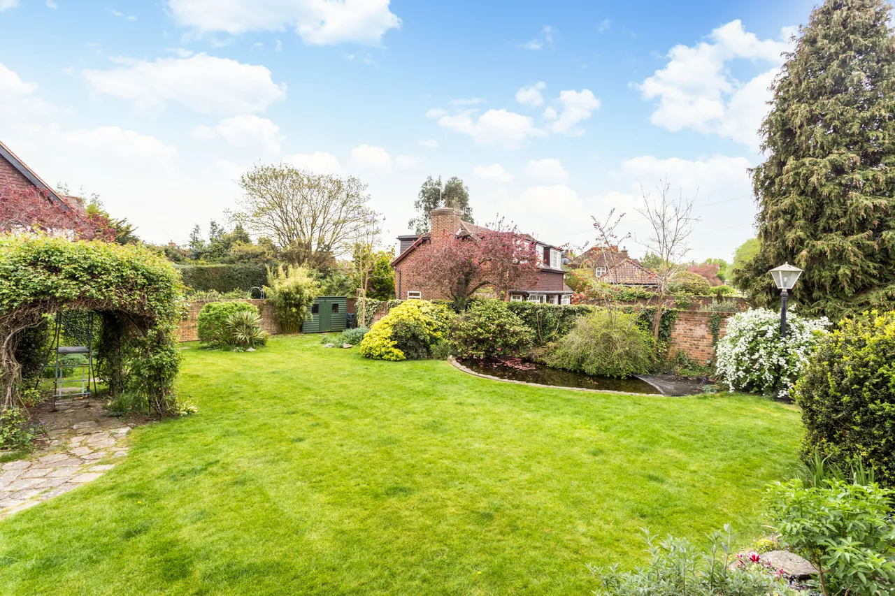 Woodcote Close, Epsom, KT18, photo 3