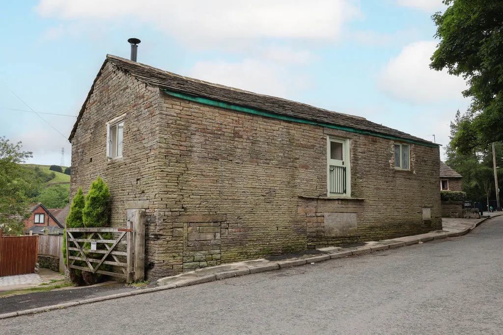 Tong End Whitworth, Rochdale OL12 8BJ, photo 18