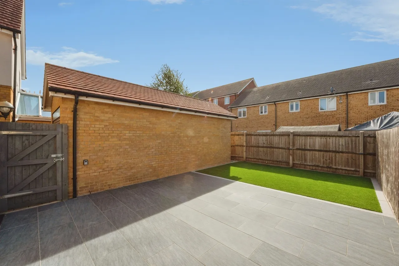 Woodside Close, Grays, RM16, photo 9