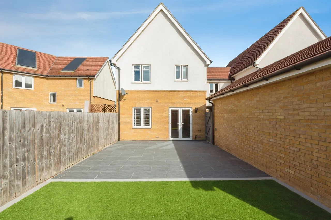Woodside Close, Grays, RM16, photo 12