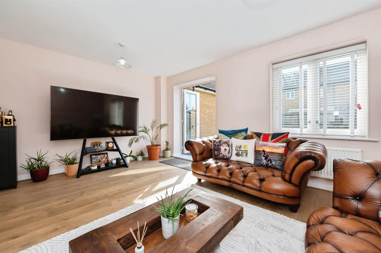 Woodside Close, Grays, RM16, photo 5