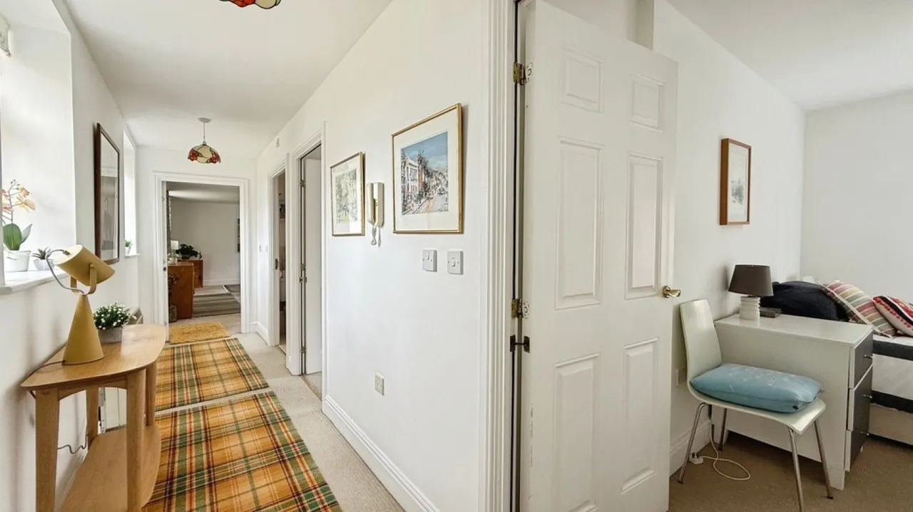 St Georges Court, Semington, photo 8