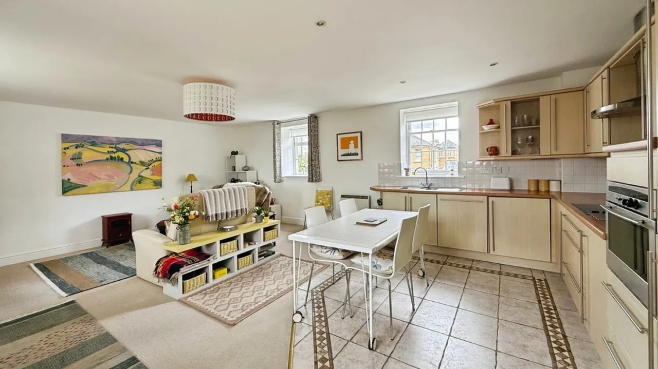 St Georges Court, Semington, photo 6