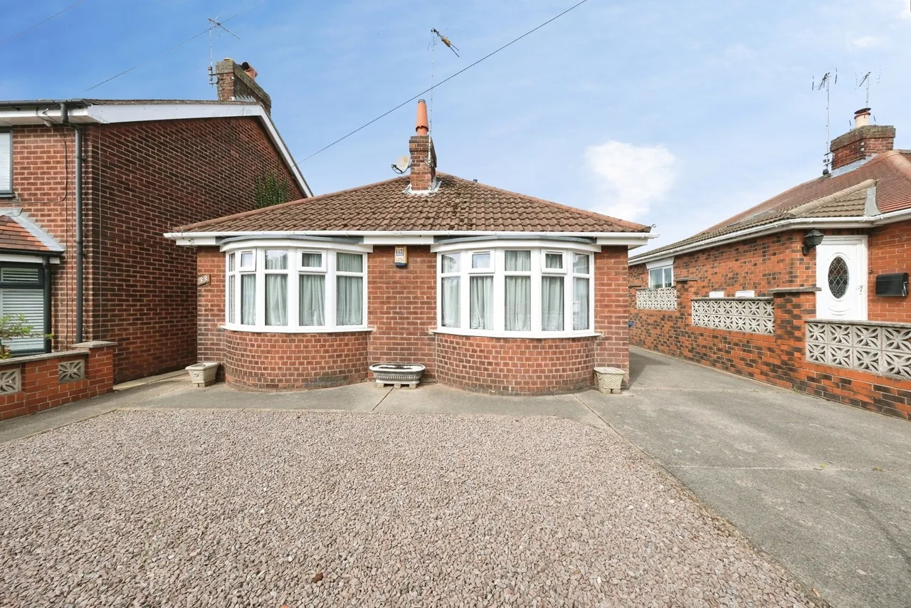 2 bed house for sale — Leeming Lane North, Mansfield Woodhouse, Mansfield, Nottinghamshire, NG19
