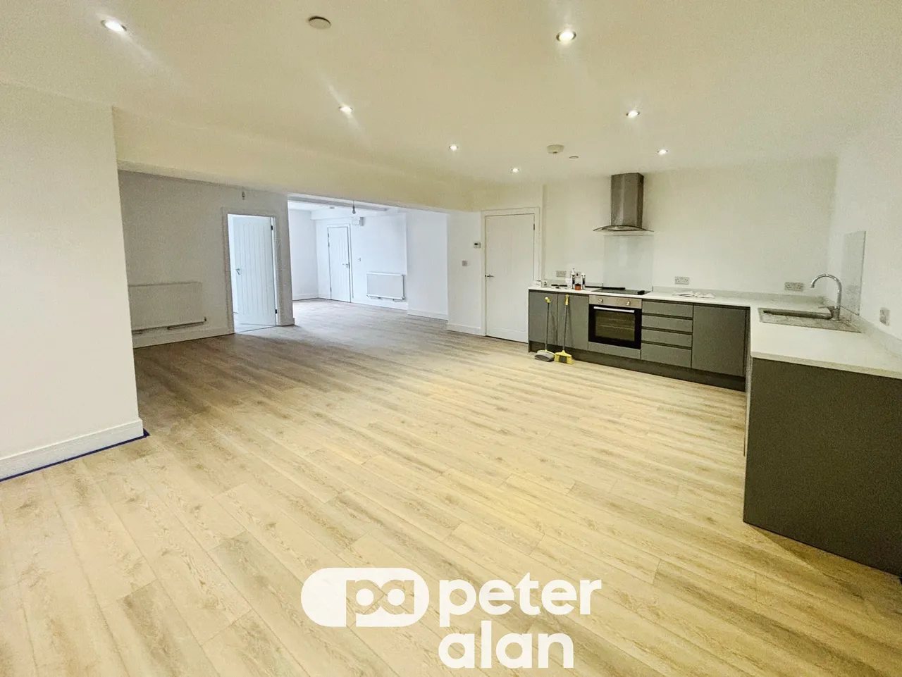 2 bed flat to rent, The Eagle Pontyclun, CF72