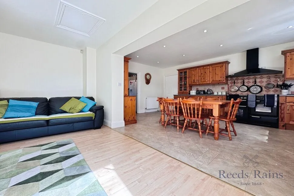 Park Avenue, Barlow, YO8, photo 12