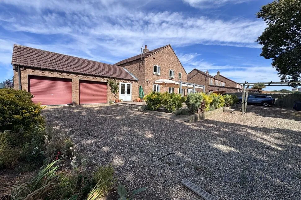 Park Avenue, Barlow, YO8, photo 25