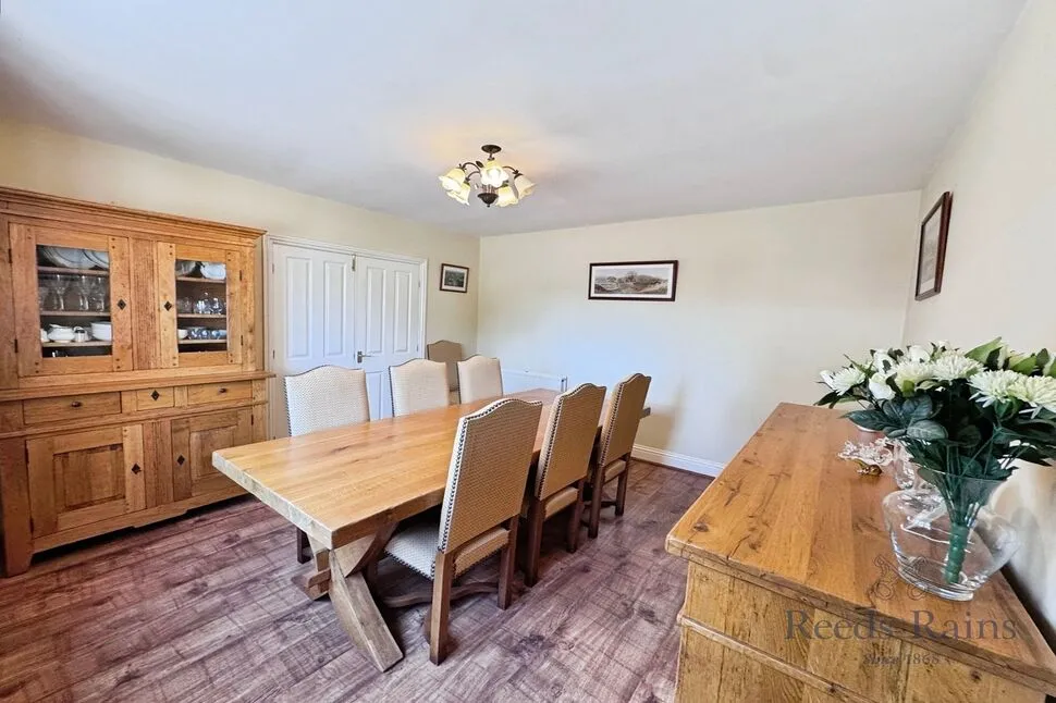 Park Avenue, Barlow, YO8, photo 13