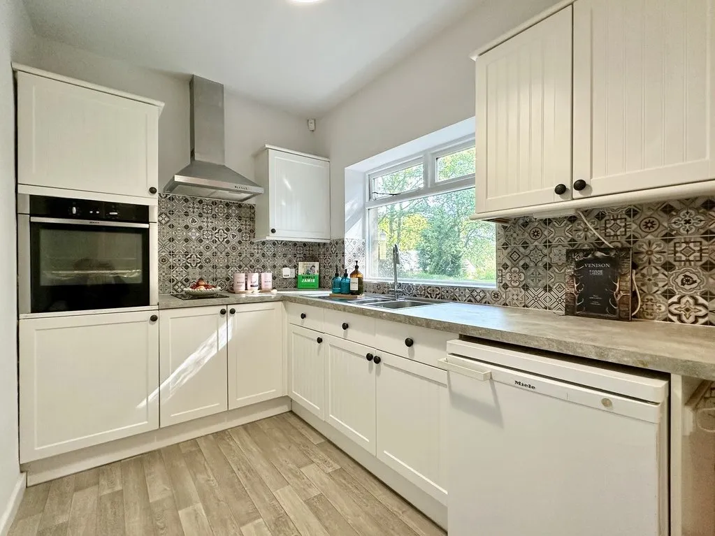Scholes Lane, Scholes, BD19, photo 4