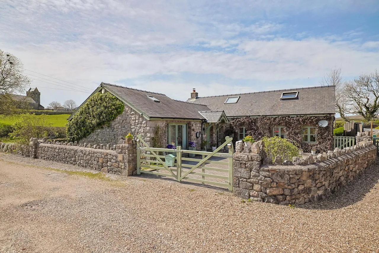 St Davids View, Llanddewi, photo 33