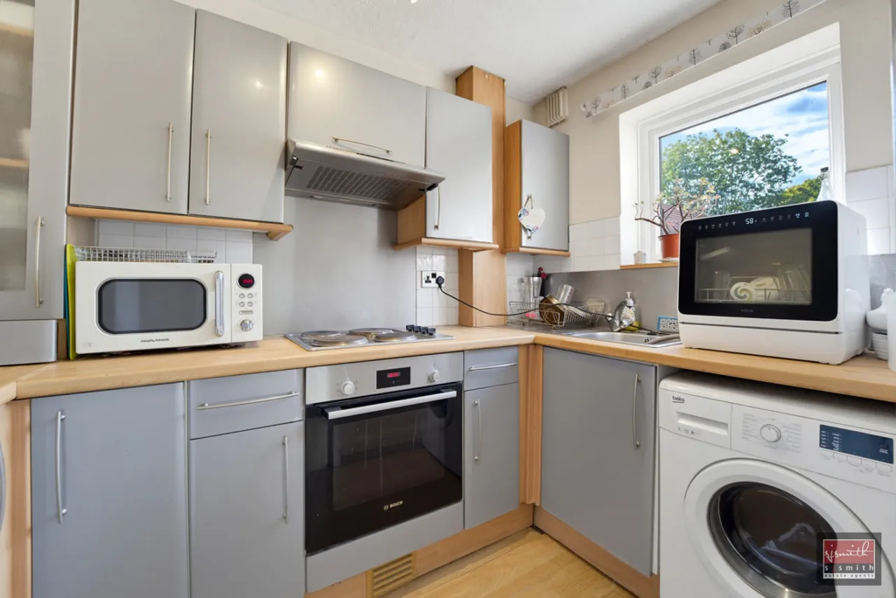 Ferndale Road, Ashford, TW15, photo 11