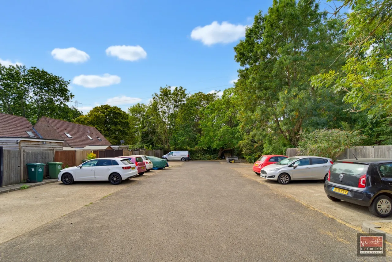 Ferndale Road, Ashford, TW15, photo 13