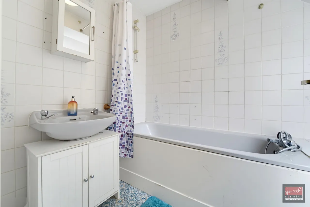 Ferndale Road, Ashford, TW15, photo 12