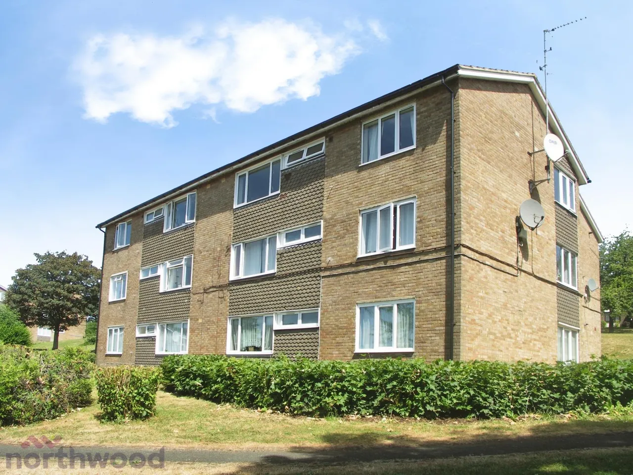 2 bed flat to rent, The Pastures, High Wycombe, HP13