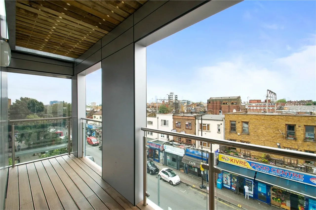 Cambridge Heath Road, London, E2, photo 8