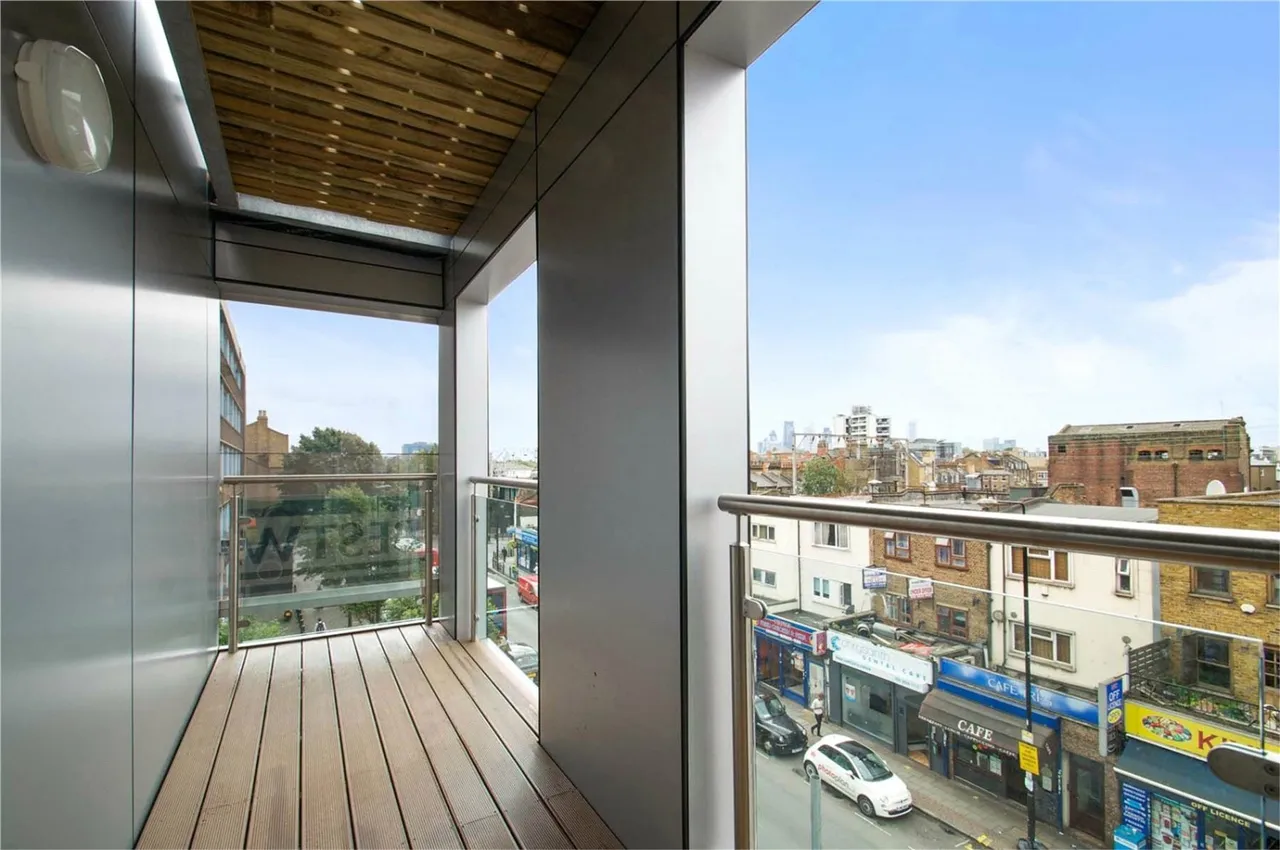 Cambridge Heath Road, London, E2, photo 6