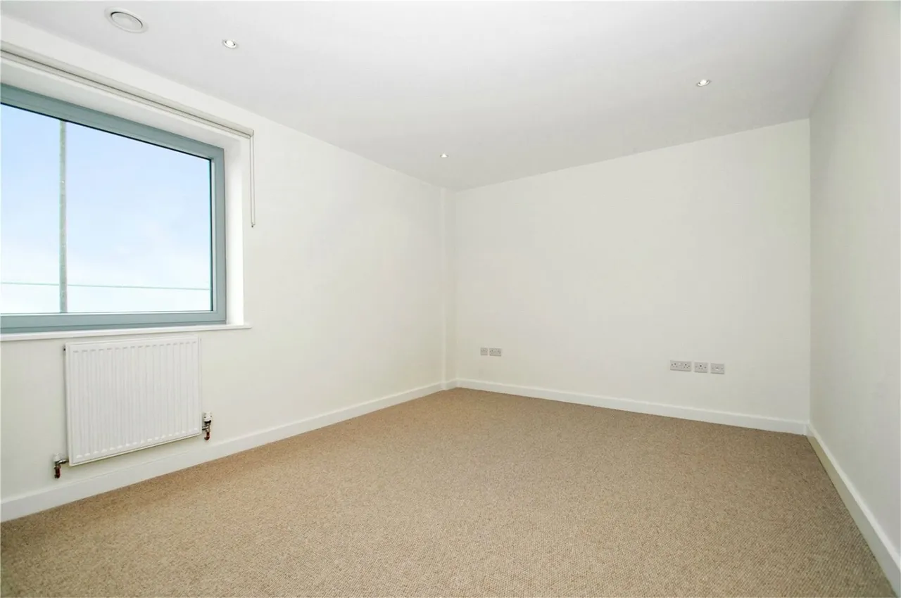 Cambridge Heath Road, London, E2, photo 5