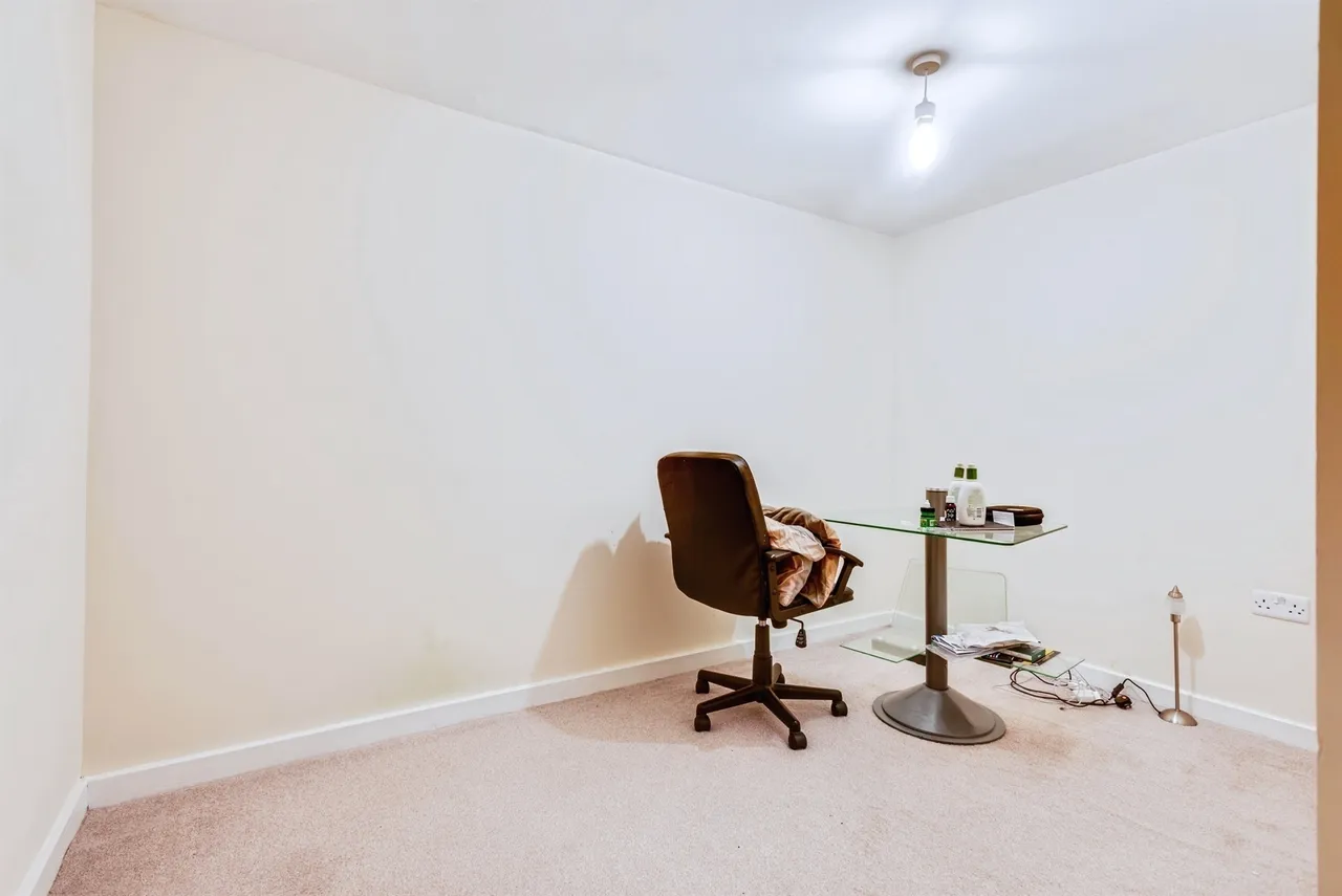 Beckhampton Street, Swindon, SN1, photo 6