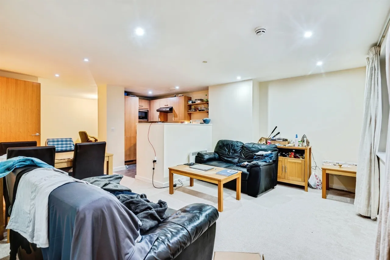 Beckhampton Street, Swindon, SN1, photo 4