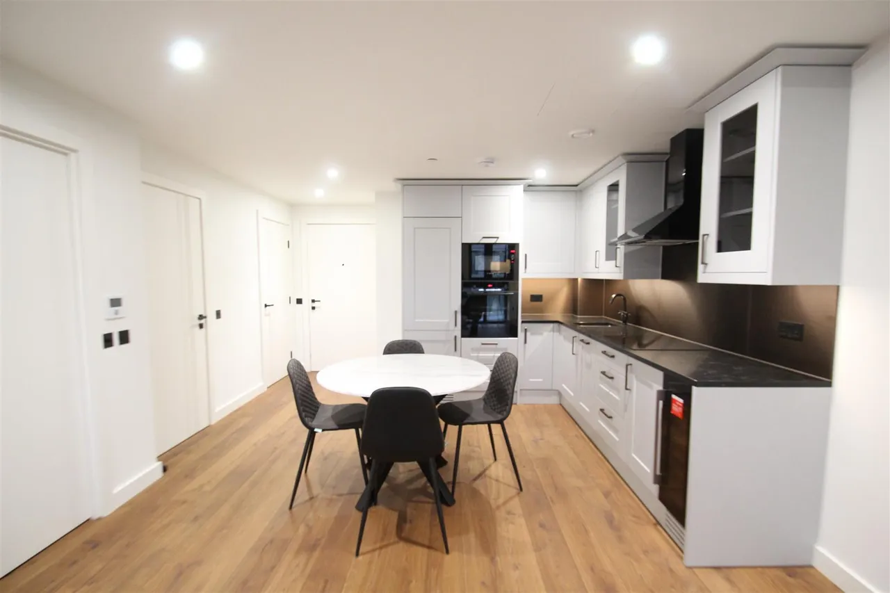 Emery Way, London, E1W 2AS, photo 2