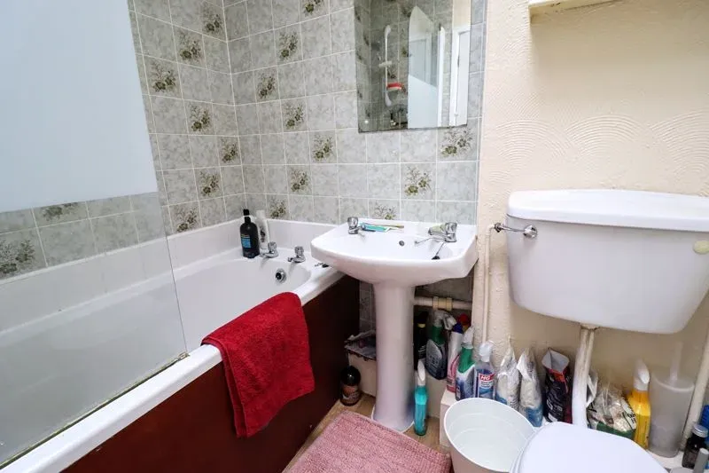 Vicarage Road, Bletchley, Milton Keynes, Buckinghamshire, MK2 2HA, photo 5